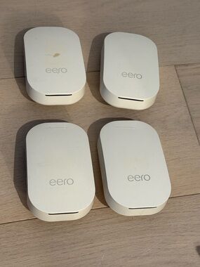 eero Beacon (Model D010001) Mesh Wi‑Fi Extenders - Quad Pack - White